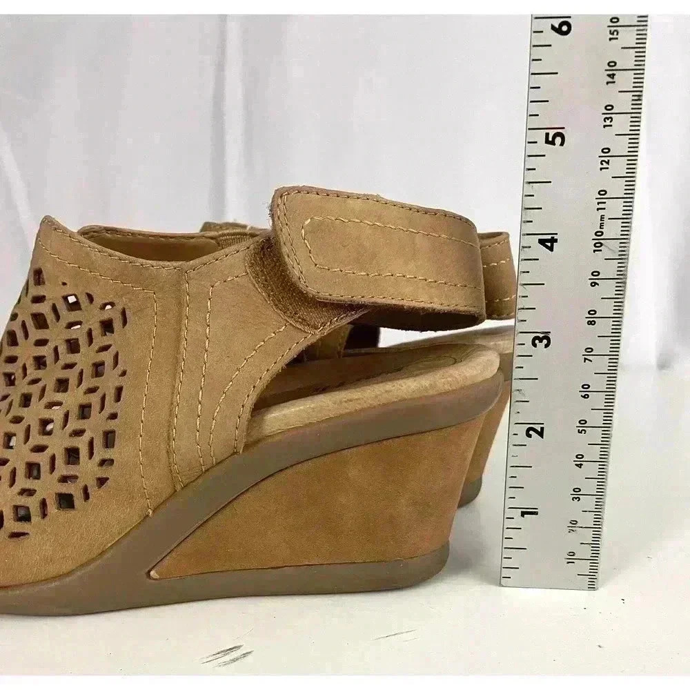 Earth Leather Wedge Sandals‎ Sz 6.5 Camel Cut-Out Details Women's - Picture 5 of 9